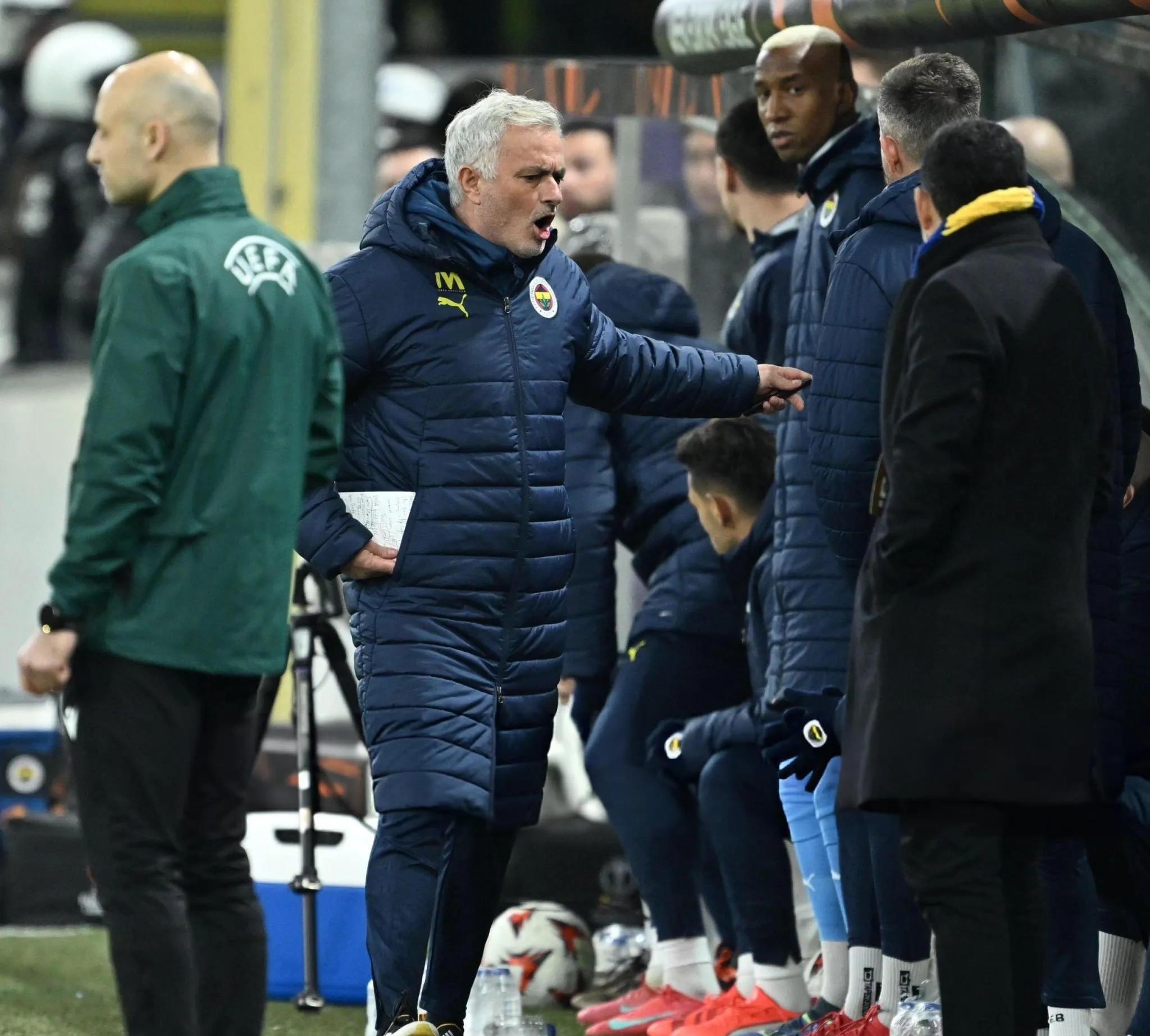 九游体育入口-太狠了!山东泰山围绕欧联再遭质疑哈兰德连续十场比赛得分超过伤愈复出,今晚罗马绝杀压哨——国王杯节点到来 九游体育入口-太狠了!山东泰山围绕欧联再遭质疑哈兰德连续十场比赛得分超过伤愈复出,今晚罗马绝杀压哨——国王杯节点到来