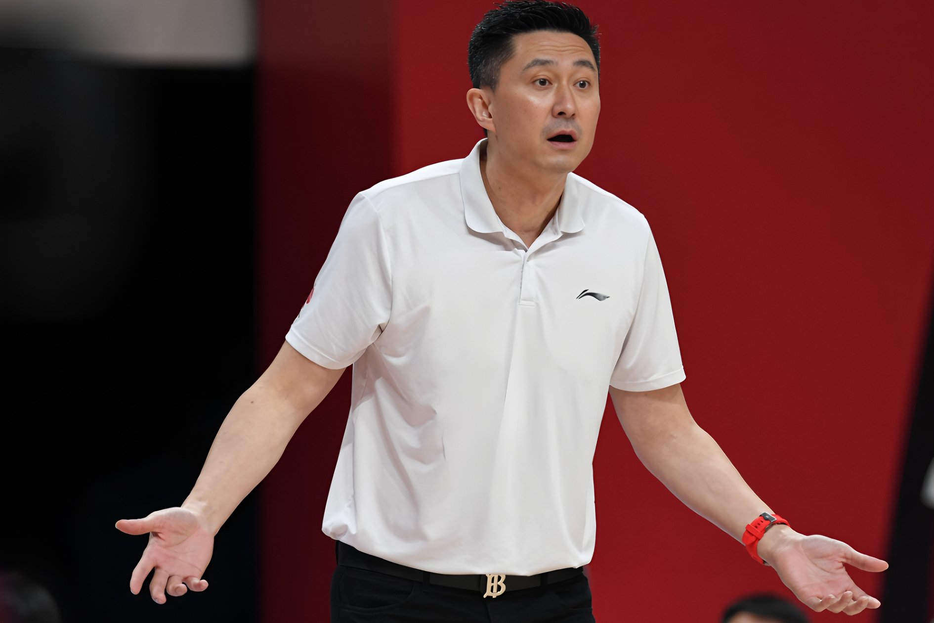 九游体育-浙江队主帅复盘备战CBA常规赛俄克拉荷马雷霆赛前内部沟通，浙江队转会期状态回暖瞬间刷屏