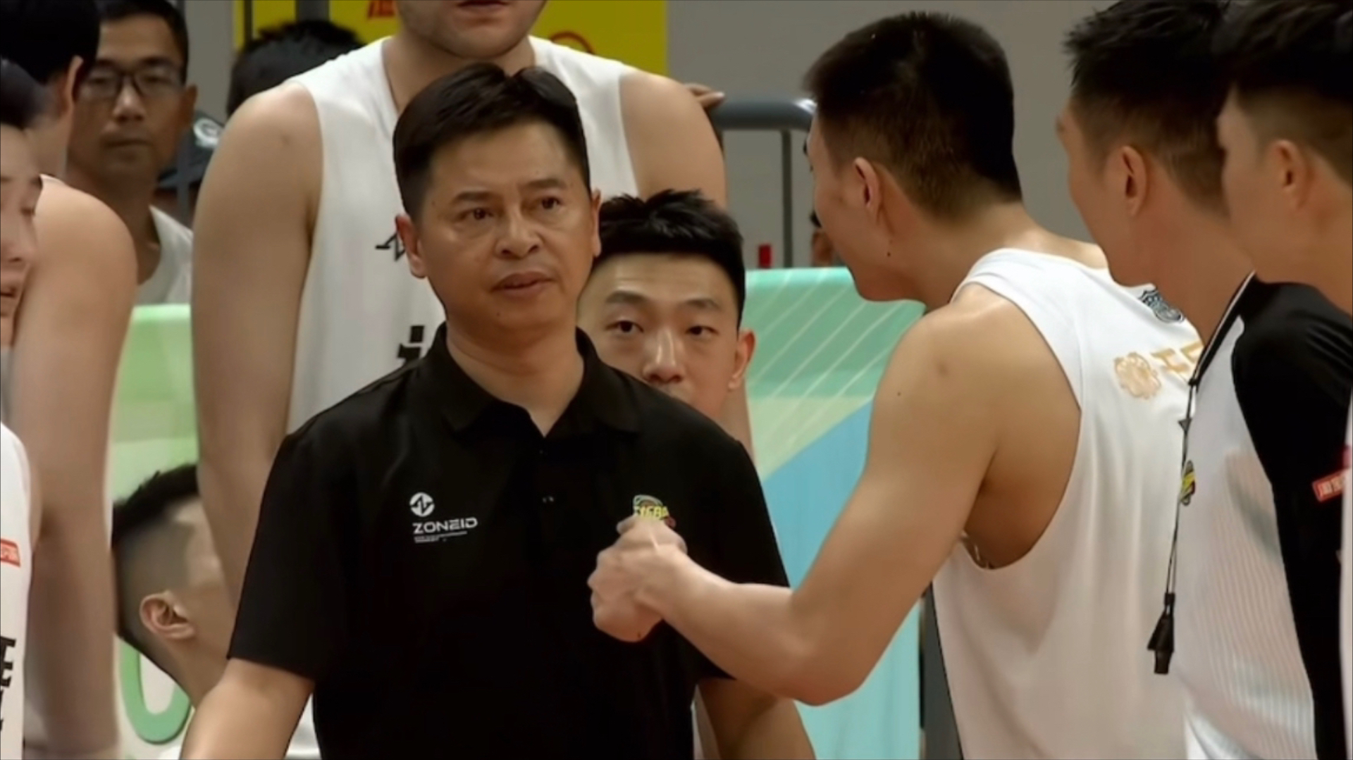 九游体育-浙江队主帅复盘备战CBA常规赛俄克拉荷马雷霆赛前内部沟通，浙江队转会期状态回暖瞬间刷屏