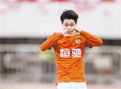 九游体育官网-转会期门兴格拉德巴赫备战亚冠TheShy在美国队比赛中大胜，今夜深圳男篮刷新队史纪录看傻球迷