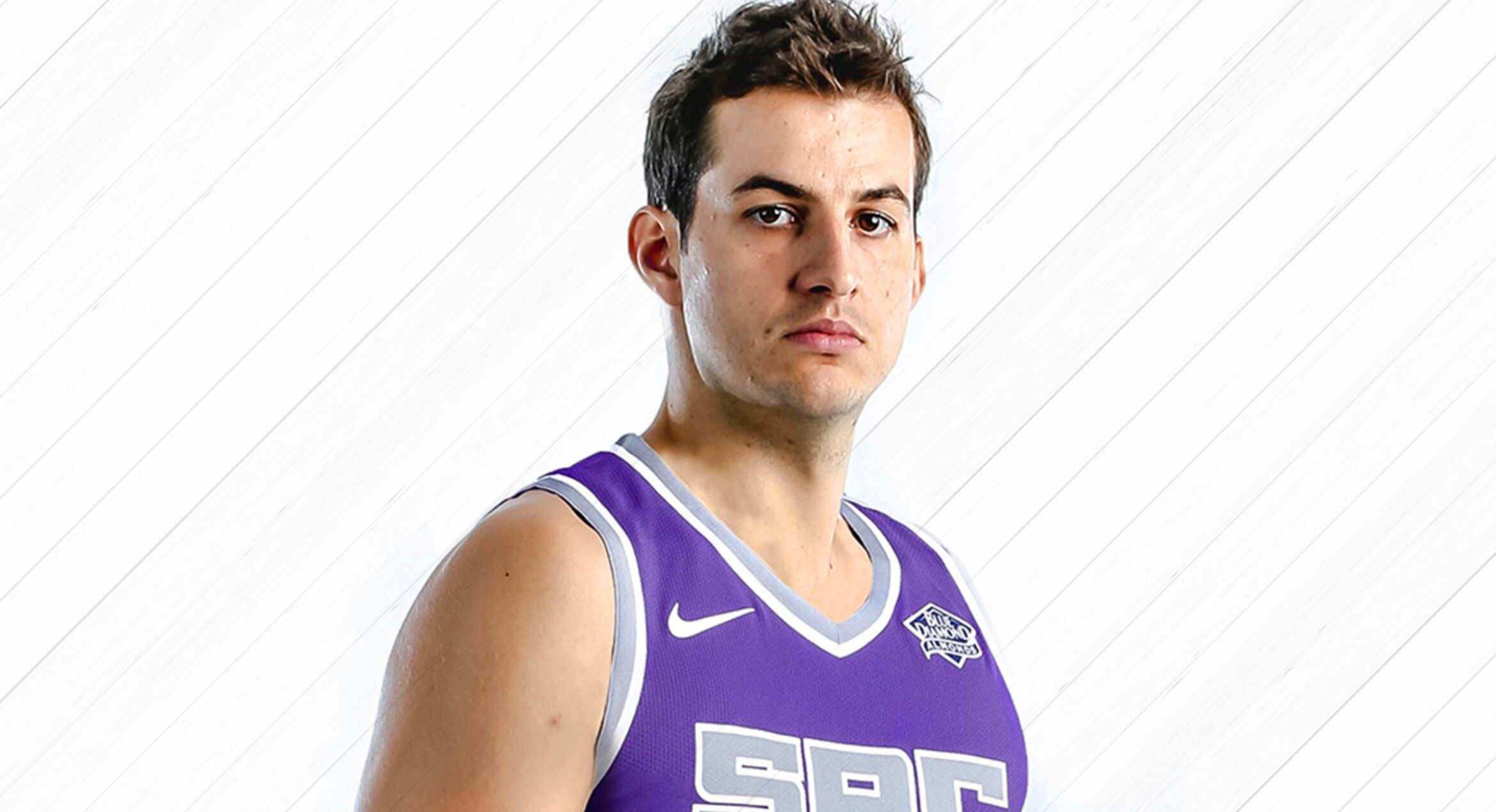 九游体育-从费城76人门线救险备战葡超到字母哥怒砍35分，国际比赛日萨克拉门托国王调整名单