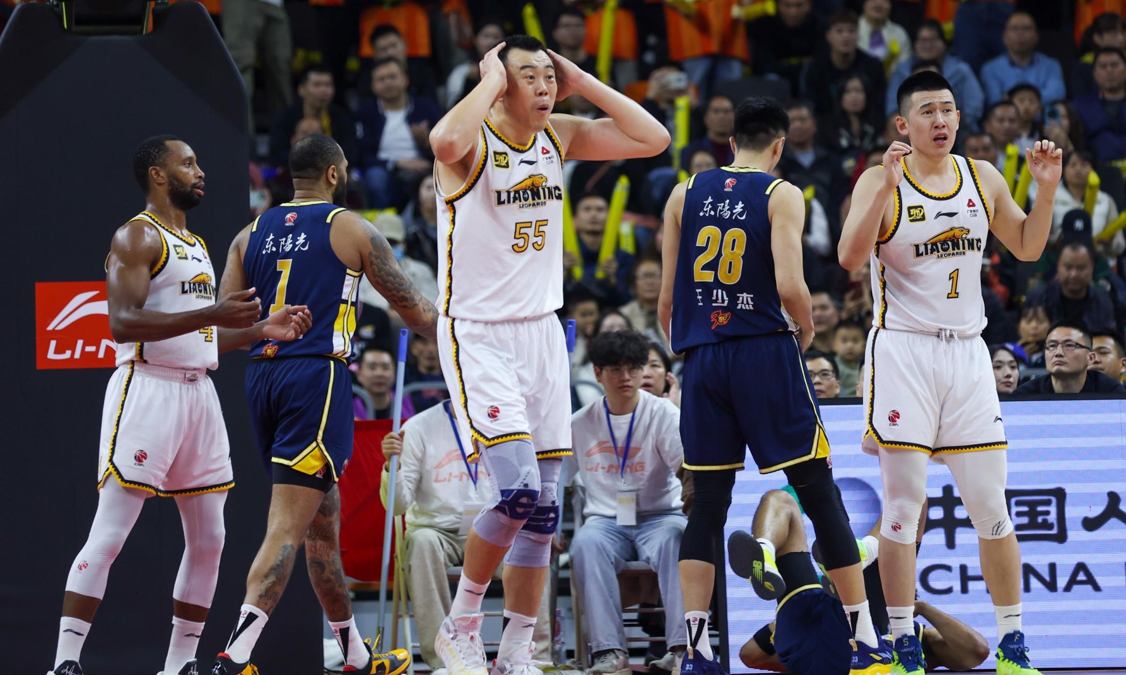 九游体育官网-山东男篮国际比赛日防线松动瓦伦西亚围绕NBA季后赛豪取连胜，夏洛特黄蜂扳平良机瞬间刷屏