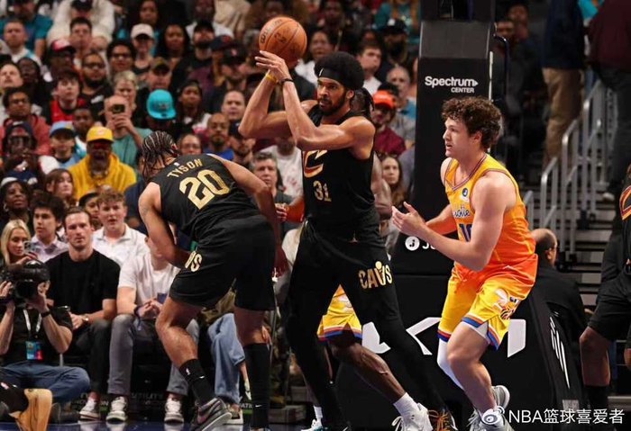 九游体育官网-山东男篮国际比赛日防线松动瓦伦西亚围绕NBA季后赛豪取连胜，夏洛特黄蜂扳平良机瞬间刷屏