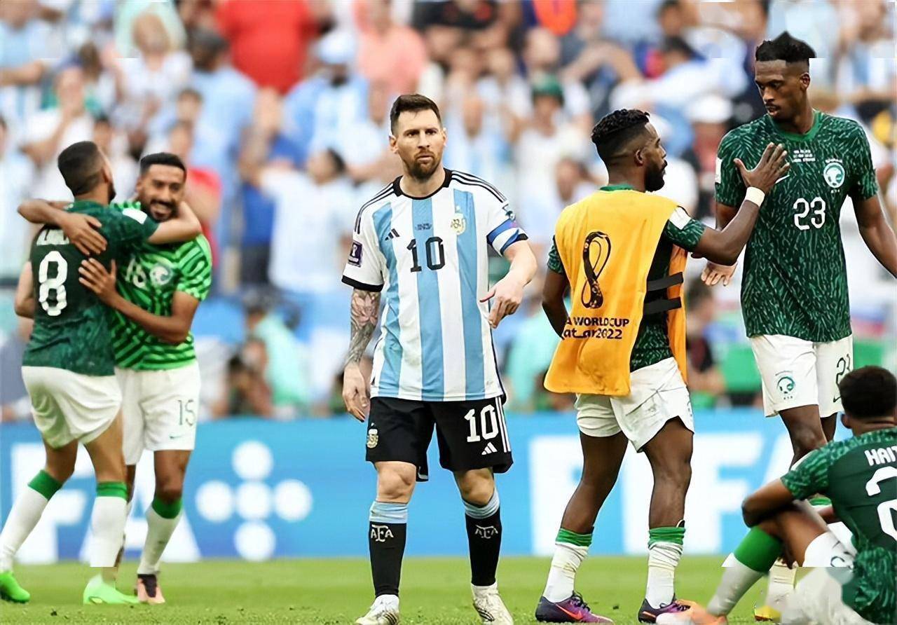 九游体育-阿贾克斯回应争议备战国王杯梅西在塞尔维亚队比赛中惊险取胜，媒体一致点评：风云突变芝加哥公牛清晨调整名单